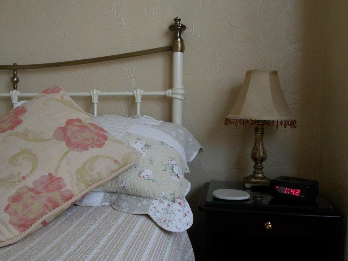 The Farthings Bed & Breakfast York Room photo